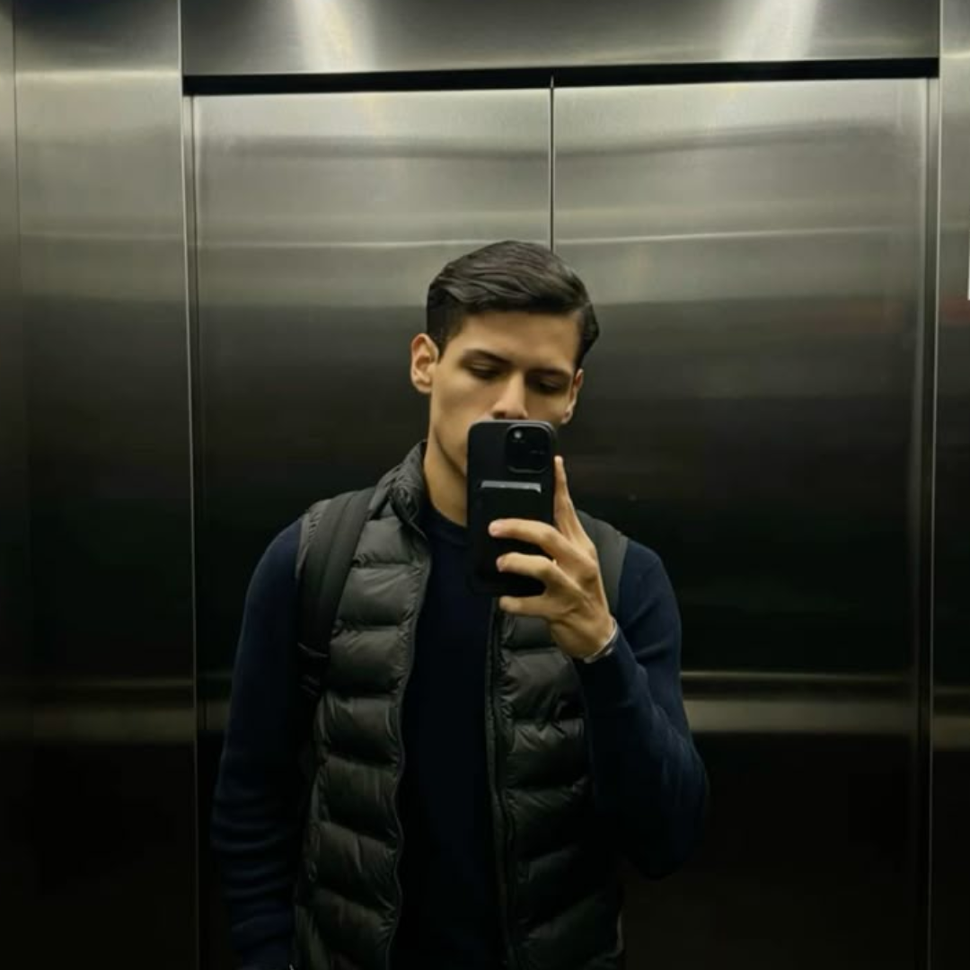 <em>Luis A.</em>